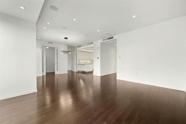 200 Congress Ave 24B, Austin, TX 78701