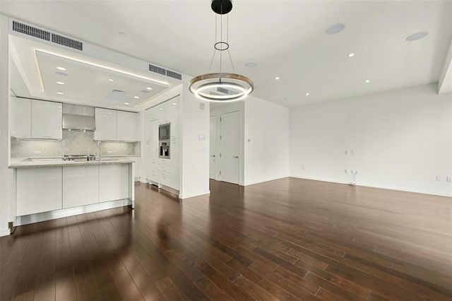 200 Congress Ave 24B, Austin, TX 78701