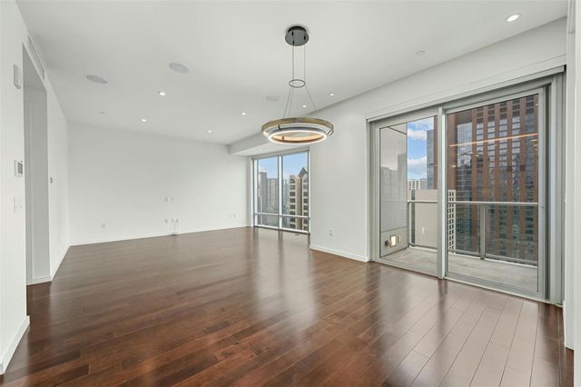 200 Congress Ave 24B, Austin, TX 78701