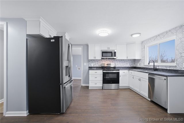 285 Main Street, Charlestown, IN 47111