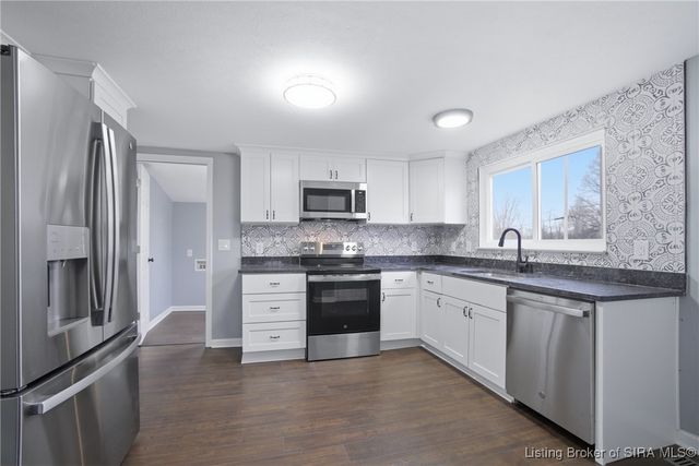 285 Main Street, Charlestown, IN 47111