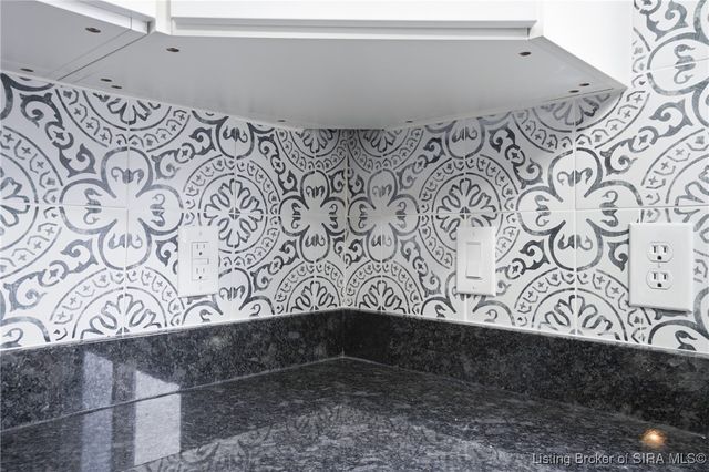 285 Main Street, Charlestown, IN 47111