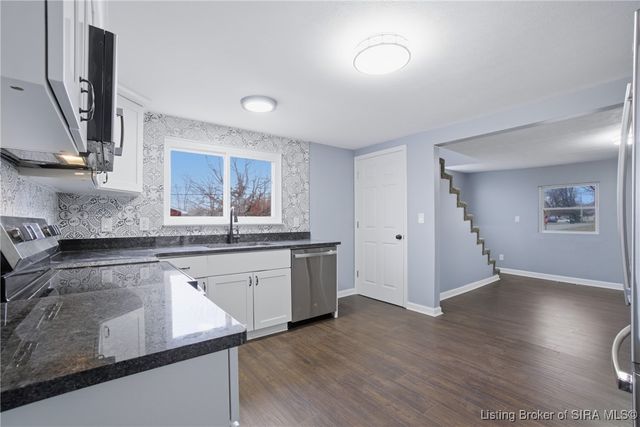 285 Main Street, Charlestown, IN 47111