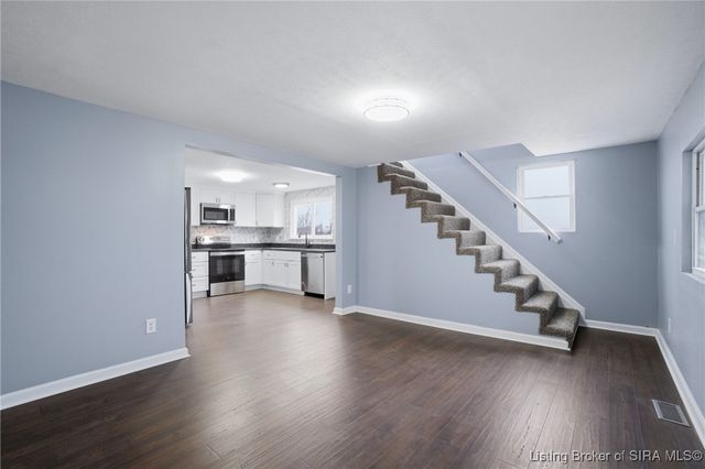 285 Main Street, Charlestown, IN 47111