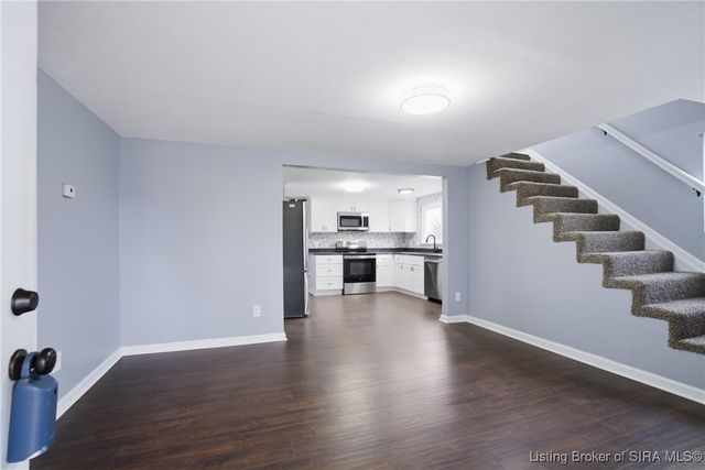 285 Main Street, Charlestown, IN 47111