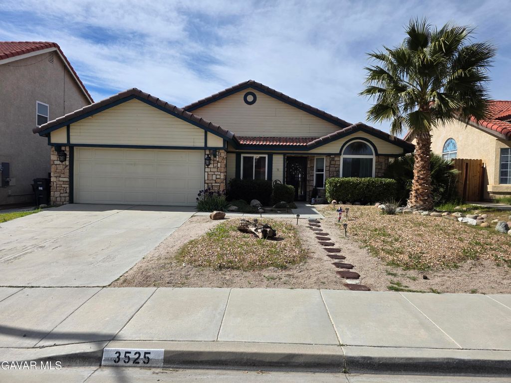 3525 Fernwood Street, Rosamond, CA 93560
