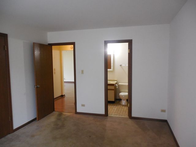 258 Juniper Circle, Streamwood, IL 60107