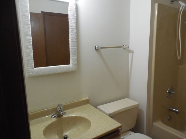 258 Juniper Circle, Streamwood, IL 60107