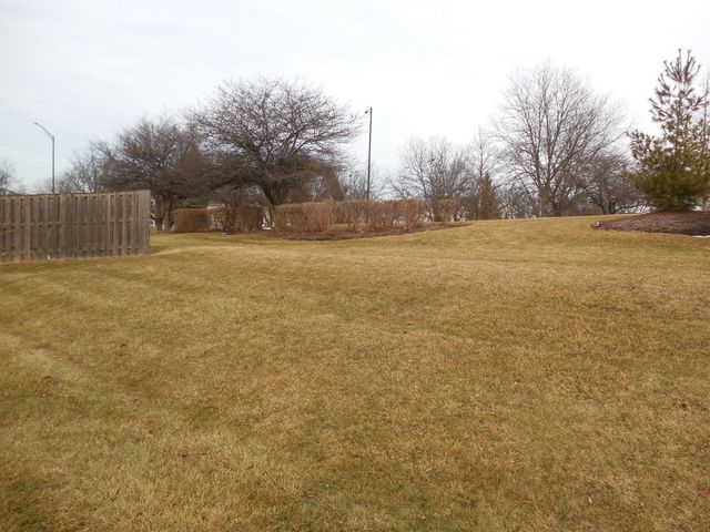 258 Juniper Circle, Streamwood, IL 60107