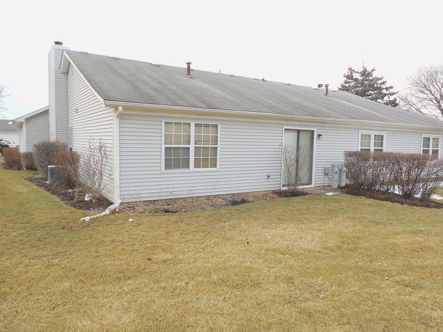 258 Juniper Circle, Streamwood, IL 60107