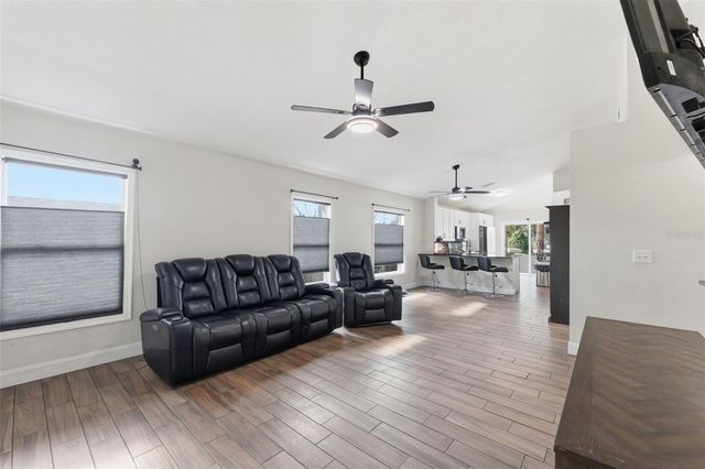 302 SUMMER SAILS DRIVE, Valrico, FL 33594