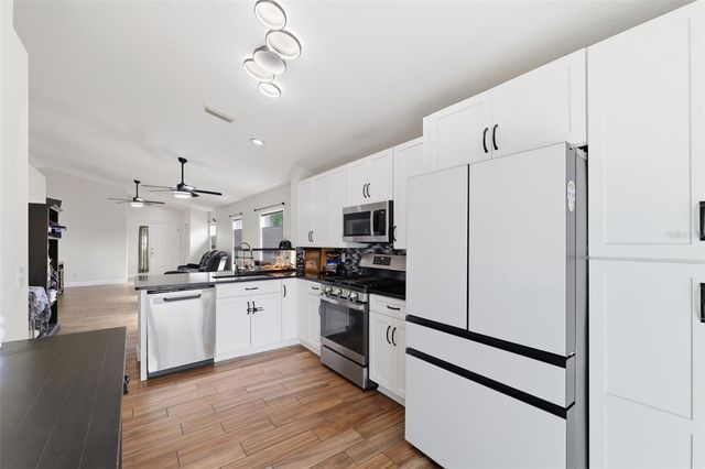 302 SUMMER SAILS DRIVE, Valrico, FL 33594