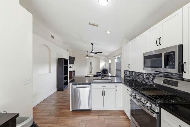 302 SUMMER SAILS DRIVE, Valrico, FL 33594