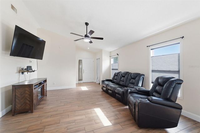 302 SUMMER SAILS DRIVE, Valrico, FL 33594