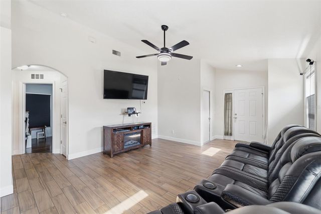 302 SUMMER SAILS DRIVE, Valrico, FL 33594