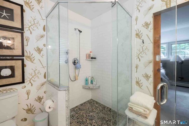 16 Barnes Hill Road, Burlington, CT 06013