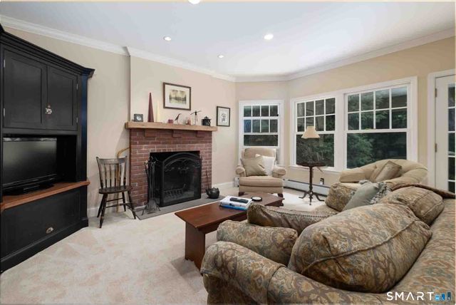 16 Barnes Hill Road, Burlington, CT 06013