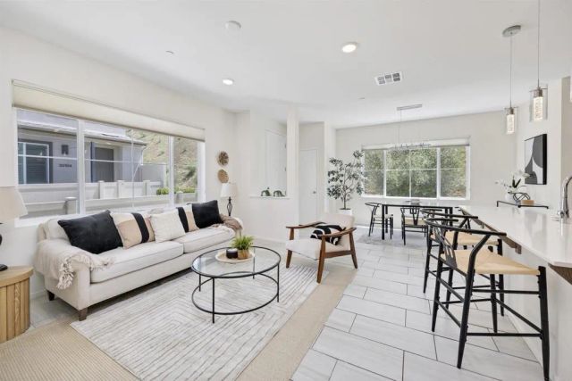 35103 Vine Place, Fallbrook, CA 92028