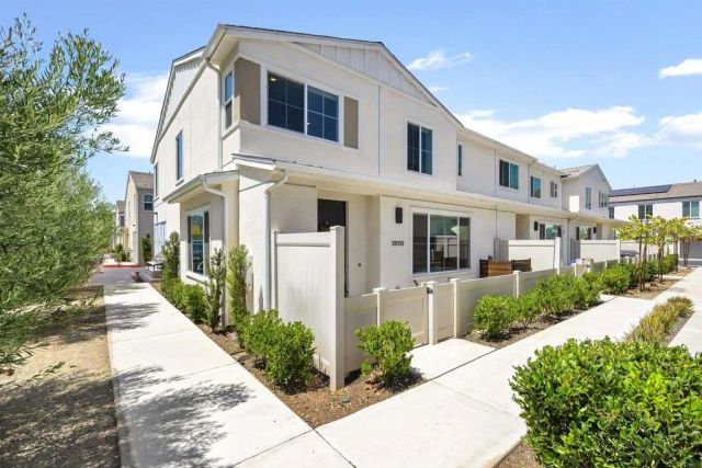 35103 Vine Place, Fallbrook, CA 92028