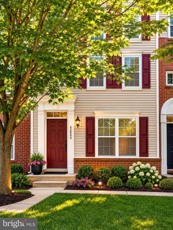 42800 SAN SEBASTIAN TER, Chantilly, VA 20152