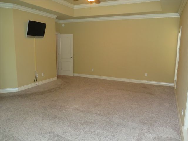 5401 S 44th Street, Rogers, AR 72758