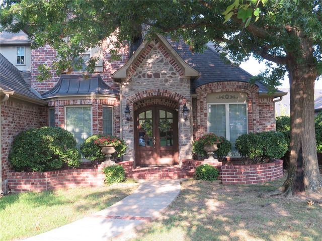 5401 S 44th Street, Rogers, AR 72758