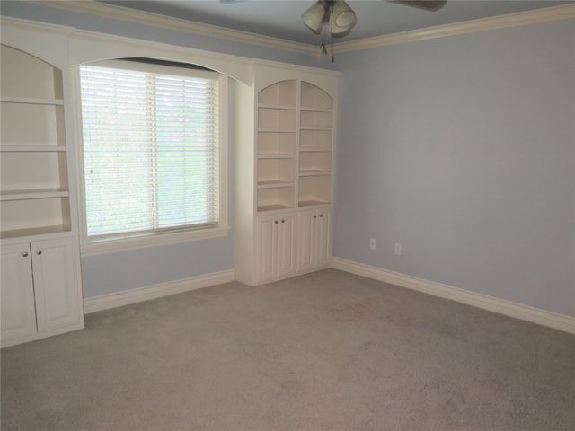 5401 S 44th Street, Rogers, AR 72758