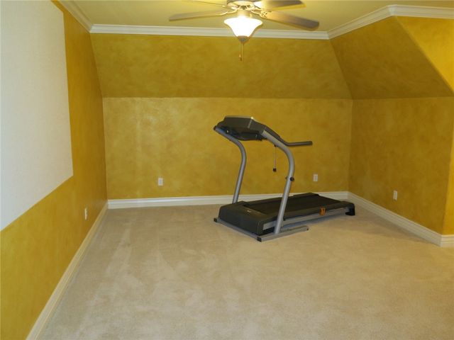 5401 S 44th Street, Rogers, AR 72758