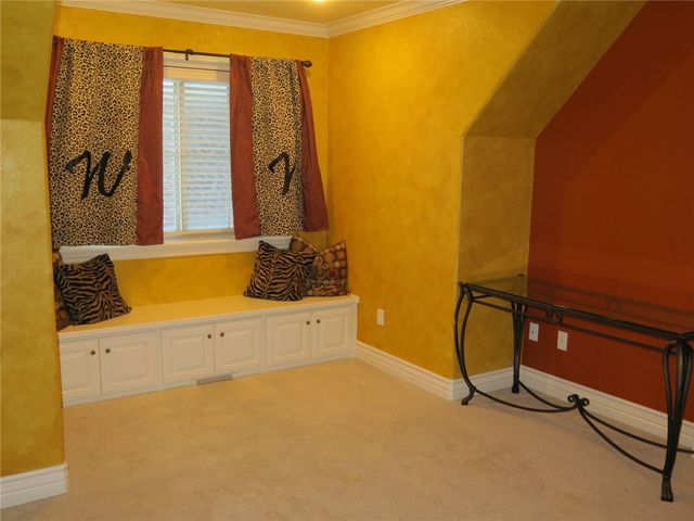 5401 S 44th Street, Rogers, AR 72758