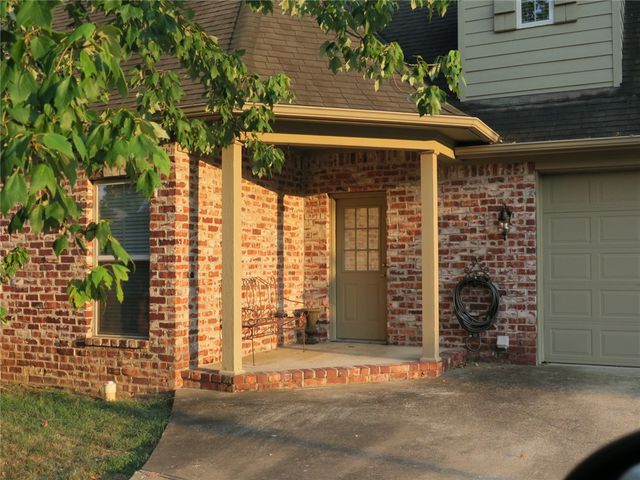 5401 S 44th Street, Rogers, AR 72758