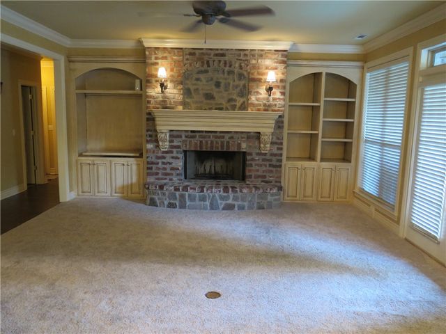 5401 S 44th Street, Rogers, AR 72758