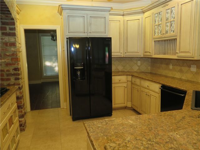 5401 S 44th Street, Rogers, AR 72758