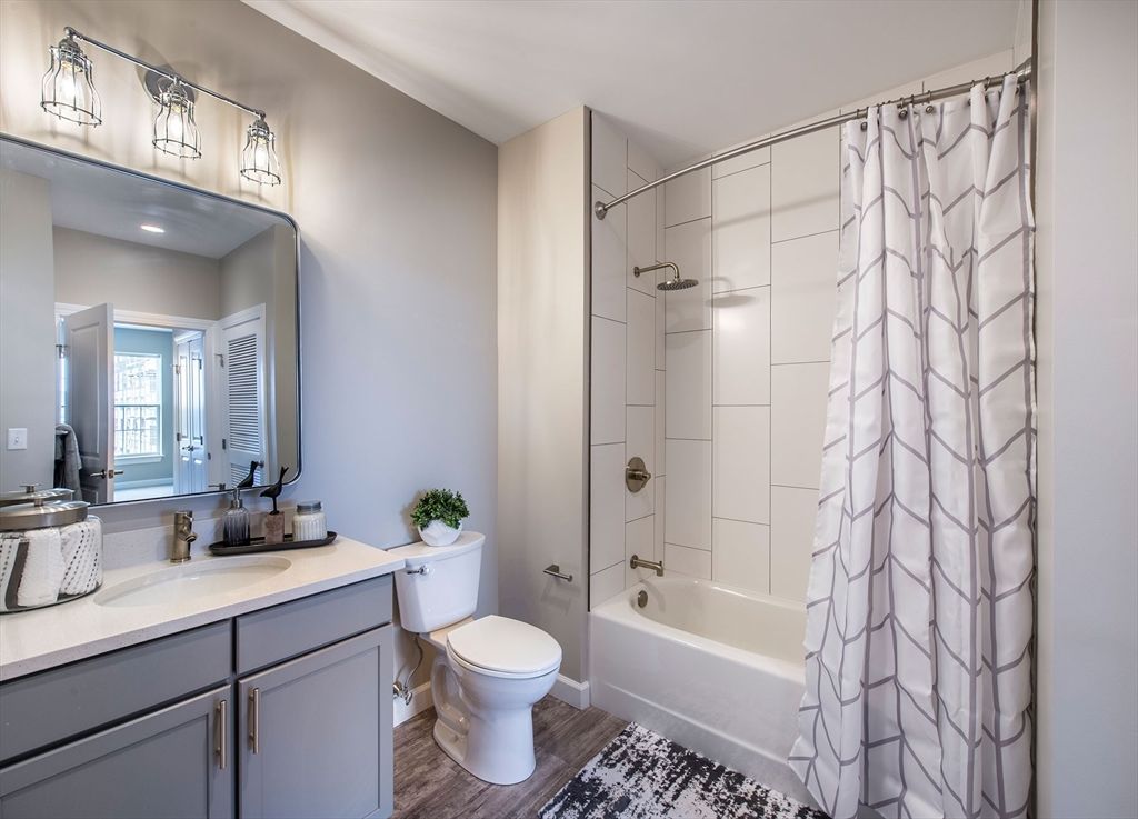 72 Flint Street 3106, Salem, MA 01970