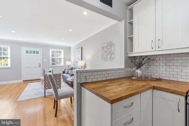 29 MOUNT VERNON AVE, Alexandria, VA 22301