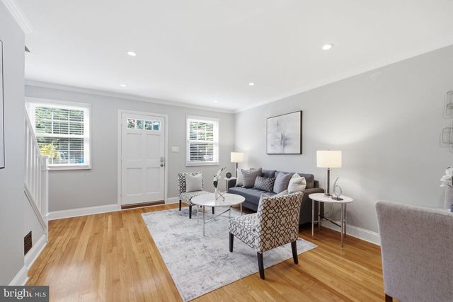 29 MOUNT VERNON AVE, Alexandria, VA 22301