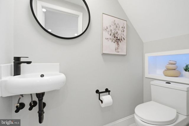 29 MOUNT VERNON AVE, Alexandria, VA 22301