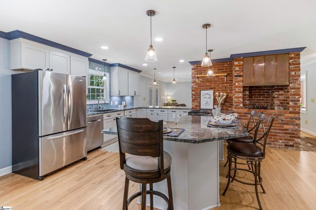 17 Zelma Drive, Greenville, SC 29617
