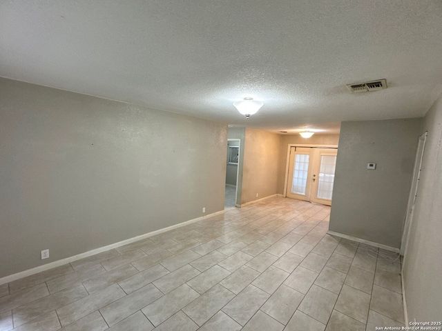 815 Hickory Hill Dr., Kirby, TX 78219