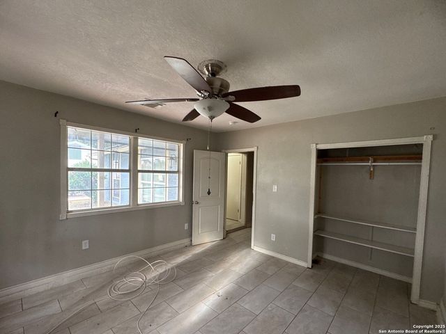 815 Hickory Hill Dr., Kirby, TX 78219