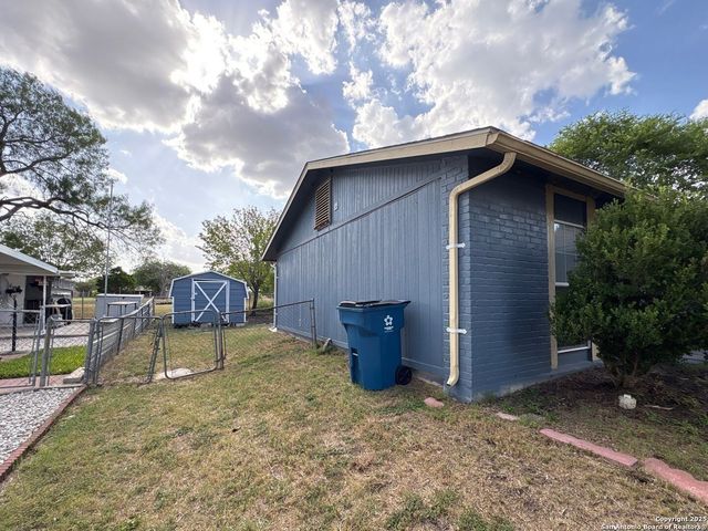 815 Hickory Hill Dr., Kirby, TX 78219