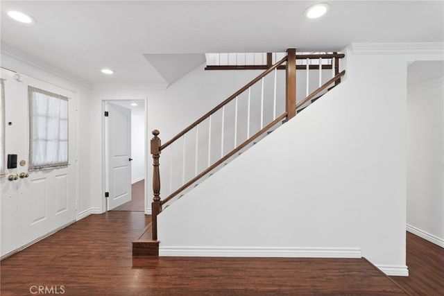 10811 Des Moines, Los Angeles, CA 91326