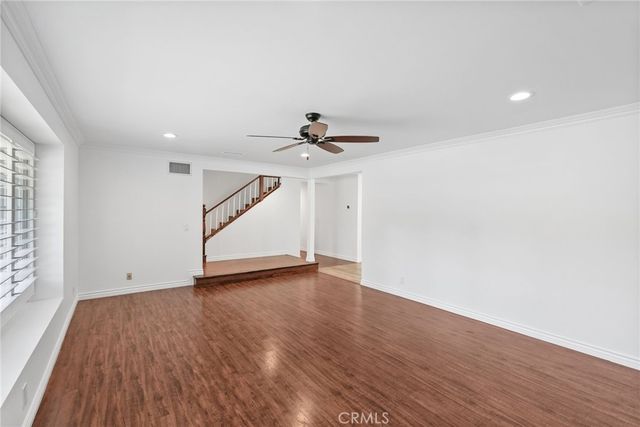 10811 Des Moines, Los Angeles, CA 91326