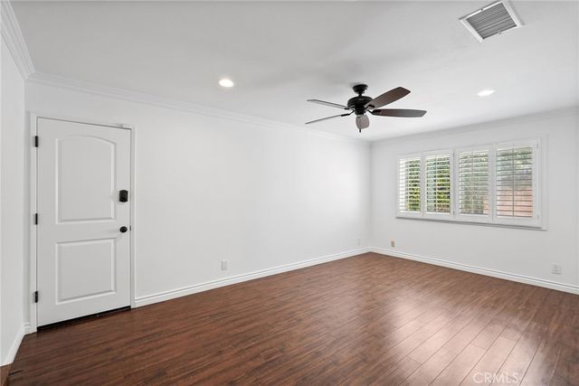 10811 Des Moines, Los Angeles, CA 91326