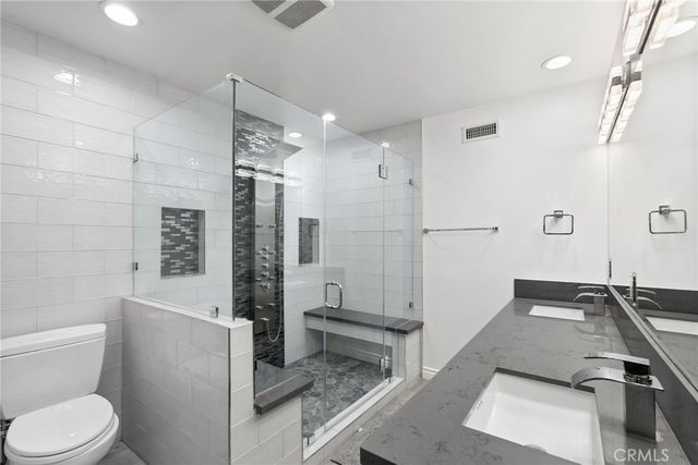 10811 Des Moines, Los Angeles, CA 91326