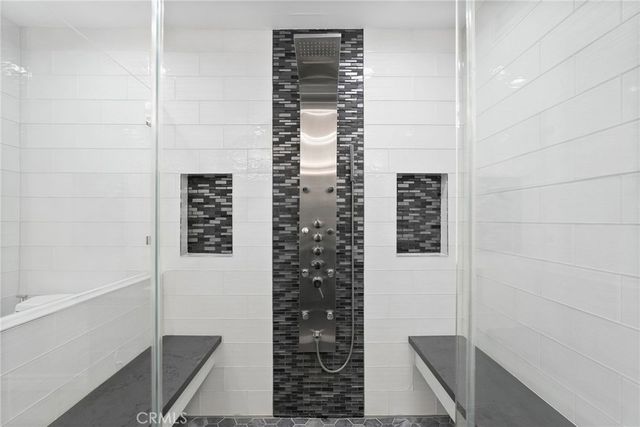10811 Des Moines, Los Angeles, CA 91326
