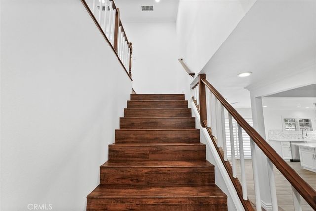 10811 Des Moines, Los Angeles, CA 91326