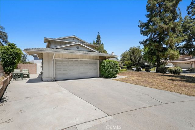 10811 Des Moines, Los Angeles, CA 91326