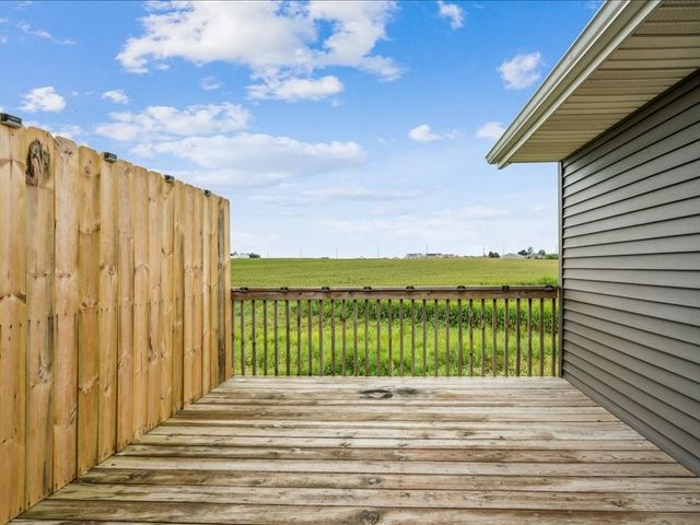 1719 Prairie Rose Dr, Cedar Rapids, IA 52404