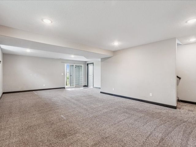 1719 Prairie Rose Dr, Cedar Rapids, IA 52404