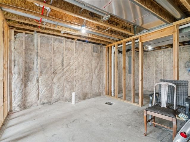 1719 Prairie Rose Dr, Cedar Rapids, IA 52404